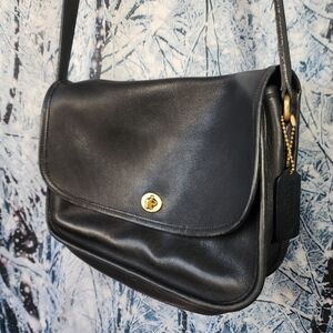 VINTAGE GENUINE LEATHER AUTHENTIC COACH CROSSBODY BAG